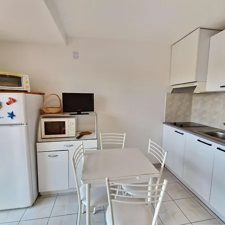 Cosy Avec Terrasse, Acces Direct Et Parking Prive, 2-4 Pers, Animaux Ok - Fr-1-387-139